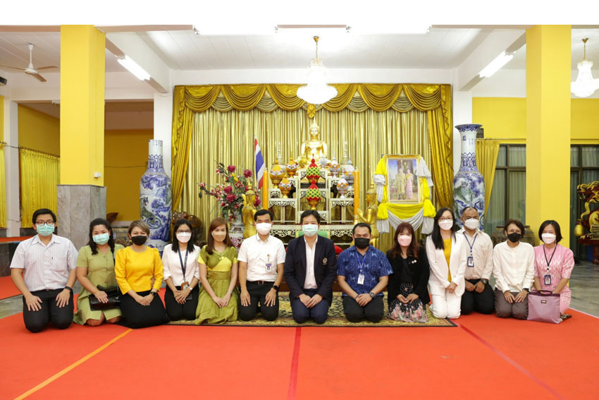 พิธีถวายเทียนพรรษาและถวายผ้าอาบน้ำฝน พร้อมปัจจัยไทยธรรมและเครื่องใช้สอยที่จำเป็นสำหรับพระภิกษุสงฆ์ เนื่องในวันเข้าพรรษา ประจำปี 2565 พิธีถวายเทียนพรรษาและถวายผ้าอาบน้ำฝน พร้อมปัจจัยไทยธรรมและเครื่องใช้สอยที่จำเป็นสำหรับพระภิกษุสงฆ์ เนื่องในวันเข้าพรรษา ประจำปี 2565