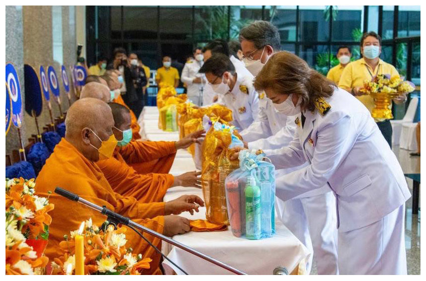 พิธีทำบุญตักบาตร พิธีเจริญพระพุทธมนต์ถวายพระราชกุศล พิธีถวายเครื่องราชสักการะ พิธีถวายราชสดุดีเฉลิมพระเกียรติฯ