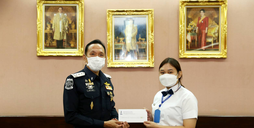 พิธีมอบทุนการศึกษามูลนิธิช่วยนักเรียนที่ขาดแคลน ในพระบรมราชินูปถัมภ์ (ม.น.ข.) พิธีมอบทุนการศึกษามูลนิธิช่วยนักเรียนที่ขาดแคลน ในพระบรมราชินูปถัมภ์ (ม.น.ข.)