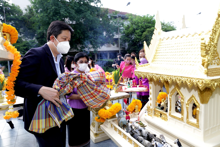 ทำบุญวันคล้ายวันสถาปนาวิทยาลัยราชสุดา มหาวิทยาลัยมหิดล ซึ่งในปีนี้ครบรอบ 31 ปี แห่งการก่อตั้งวิทยาลัย ทำบุญวันคล้ายวันสถาปนาวิทยาลัยราชสุดา มหาวิทยาลัยมหิดล ซึ่งในปีนี้ครบรอบ 31 ปี แห่งการก่อตั้งวิทยาลัย