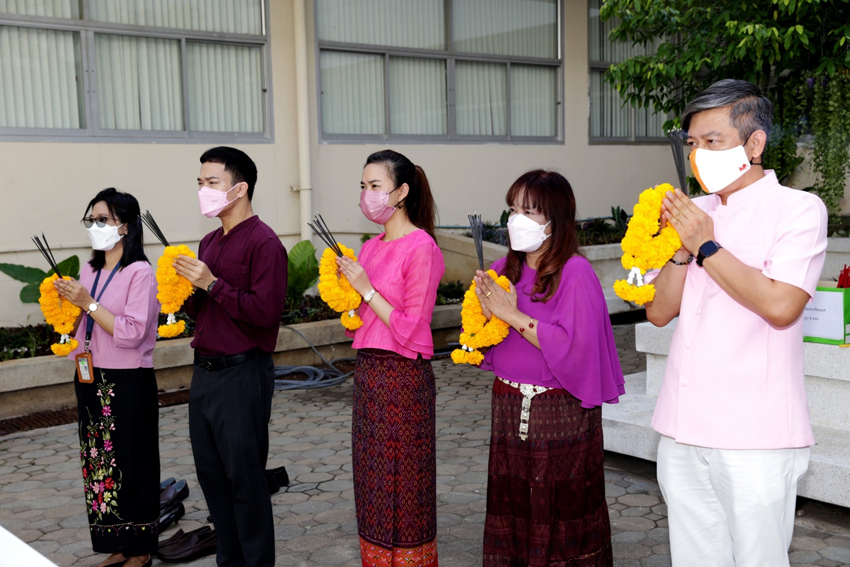 ทำบุญวันคล้ายวันสถาปนาวิทยาลัยราชสุดา มหาวิทยาลัยมหิดล ซึ่งในปีนี้ครบรอบ 31 ปี แห่งการก่อตั้งวิทยาลัย ทำบุญวันคล้ายวันสถาปนาวิทยาลัยราชสุดา มหาวิทยาลัยมหิดล ซึ่งในปีนี้ครบรอบ 31 ปี แห่งการก่อตั้งวิทยาลัย