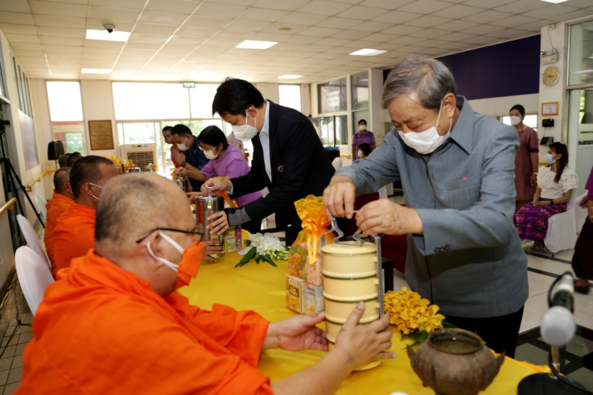 ทำบุญวันคล้ายวันสถาปนาวิทยาลัยราชสุดา มหาวิทยาลัยมหิดล ซึ่งในปีนี้ครบรอบ 31 ปี แห่งการก่อตั้งวิทยาลัย ทำบุญวันคล้ายวันสถาปนาวิทยาลัยราชสุดา มหาวิทยาลัยมหิดล ซึ่งในปีนี้ครบรอบ 31 ปี แห่งการก่อตั้งวิทยาลัย