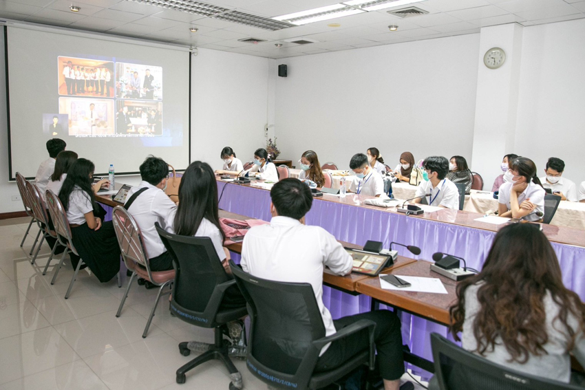 นักศึกษาแพทย์ชั้นปีที่ 4 จากภาควิชาจักษุวิทยา คณะแพทยศาสตร์โรงพยาบาลรามาธิบดี เข้าศึกษาดูงาน ณ วิทยาลัยราชสุดา