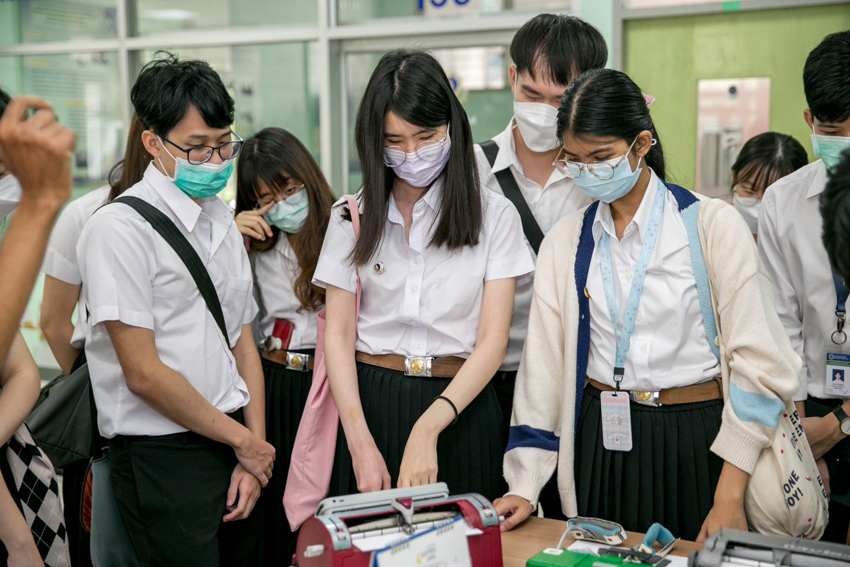 นักศึกษาแพทย์ชั้นปีที่ 4 จากภาควิชาจักษุวิทยา คณะแพทยศาสตร์โรงพยาบาลรามาธิบดี เข้าศึกษาดูงาน ณ วิทยาลัยราชสุดา
