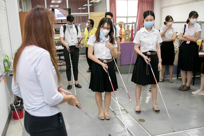 นักศึกษาแพทย์ชั้นปีที่ 4 จากภาควิชาจักษุวิทยา คณะแพทยศาสตร์โรงพยาบาลรามาธิบดี เข้าศึกษาดูงาน ณ วิทยาลัยราชสุดา