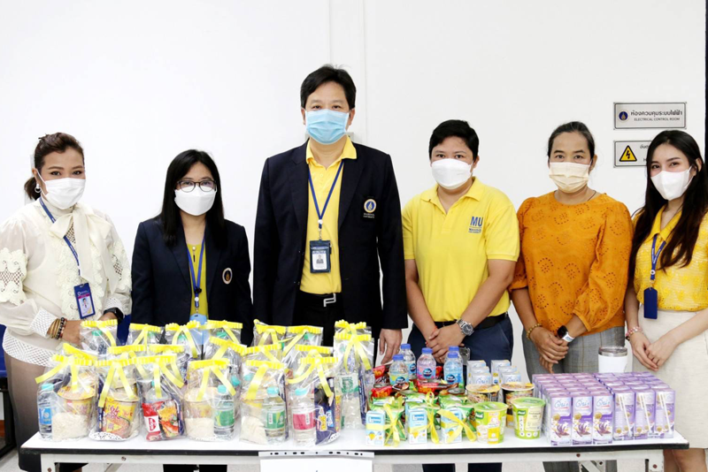 พิธีทำบุญตักบาตร พระภิกษุสงฆ์ สามเณร จำนวน 20 รูป และพิธีบำเพ็ญกุศลถวายเป็นพระราชกุศล