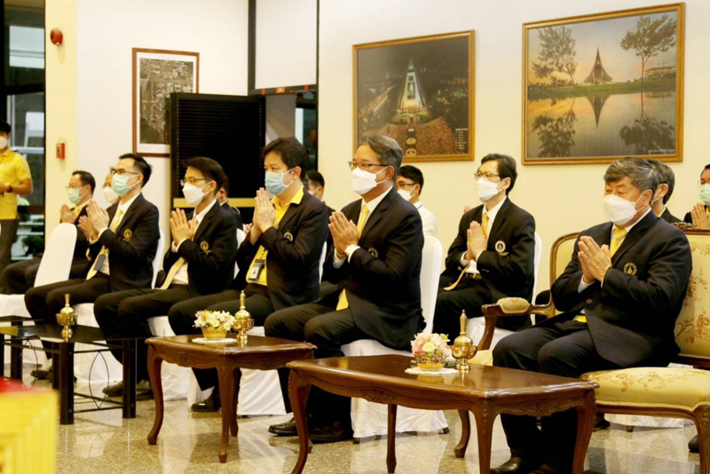 พิธีทำบุญตักบาตร พระภิกษุสงฆ์ สามเณร จำนวน 20 รูป และพิธีบำเพ็ญกุศลถวายเป็นพระราชกุศล