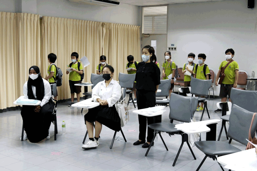 คณะนักเรียนในระดับชั้นประถมศึกษาปีที่ 1 – 6 ครู และผู้ปกครอง จากศูนย์การเรียนปฐมธรรม จังหวัดกรุงเทพมหานคร เข้าเยี่ยมชมและศึกษาดูงาน