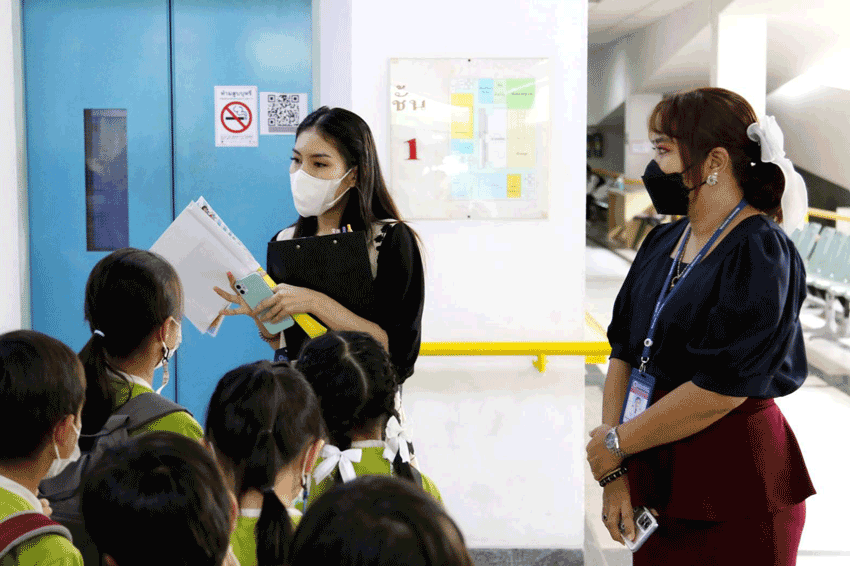 คณะนักเรียนในระดับชั้นประถมศึกษาปีที่ 1 – 6 ครู และผู้ปกครอง จากศูนย์การเรียนปฐมธรรม จังหวัดกรุงเทพมหานคร เข้าเยี่ยมชมและศึกษาดูงาน