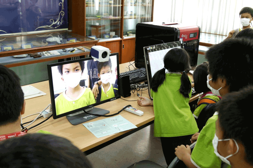 คณะนักเรียนในระดับชั้นประถมศึกษาปีที่ 1 – 6 ครู และผู้ปกครอง จากศูนย์การเรียนปฐมธรรม จังหวัดกรุงเทพมหานคร เข้าเยี่ยมชมและศึกษาดูงาน