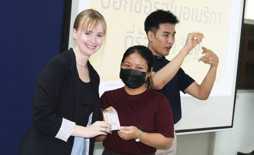 ภาพ จัดกิจกรรมแลกเปลี่ยนสองภาษา สองวัฒนธรรม ภายใต้โครงการพัฒนาศักยภาพนักศึกษา ประจำปี พ.ศ. 2566