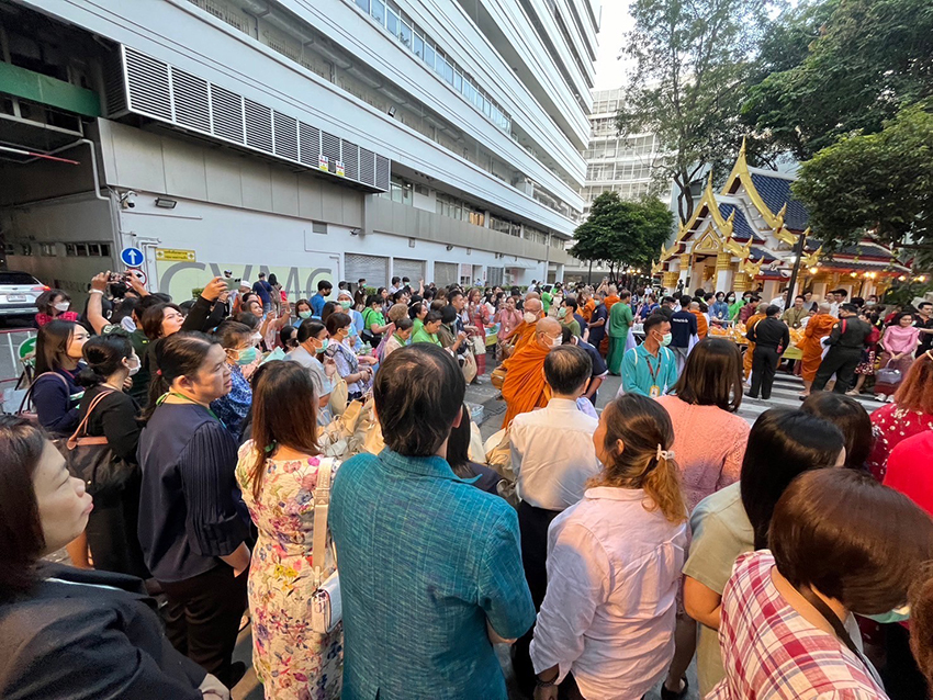 พิธีทำบุญตักบาตรเนื่องในโอกาสส่งท้ายปีเก่าต้อนรับปีใหม่ 2567 พิธีทำบุญตักบาตรเนื่องในโอกาสส่งท้ายปีเก่าต้อนรับปีใหม่ 2567