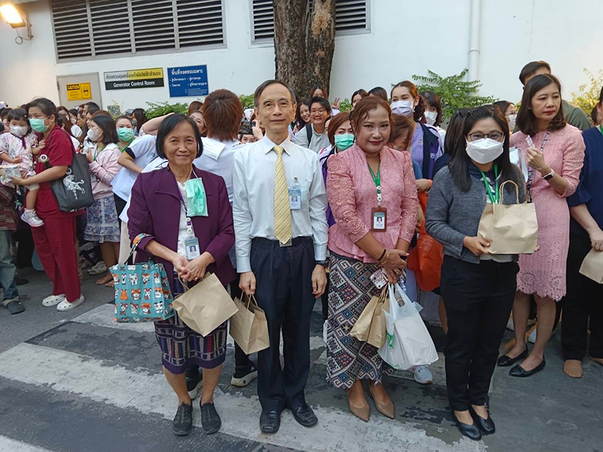 พิธีทำบุญตักบาตรเนื่องในโอกาสส่งท้ายปีเก่าต้อนรับปีใหม่ 2567 พิธีทำบุญตักบาตรเนื่องในโอกาสส่งท้ายปีเก่าต้อนรับปีใหม่ 2567