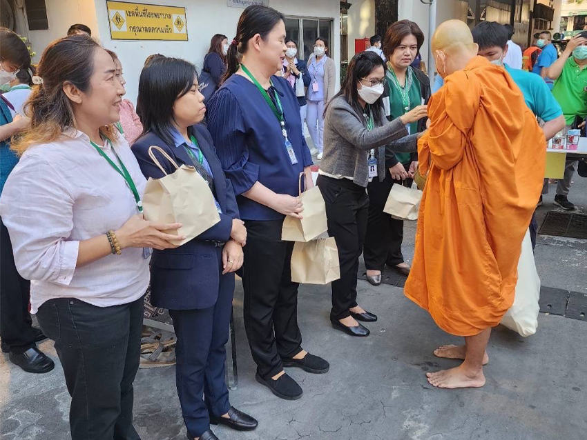 พิธีทำบุญตักบาตรเนื่องในโอกาสส่งท้ายปีเก่าต้อนรับปีใหม่ 2567 พิธีทำบุญตักบาตรเนื่องในโอกาสส่งท้ายปีเก่าต้อนรับปีใหม่ 2567