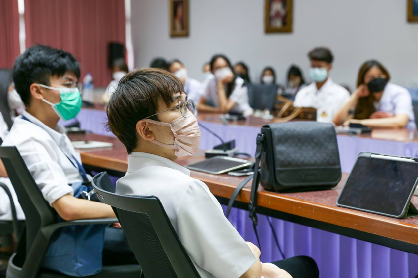 นักศึกษาแพทย์ชั้นปีที่ 4 จากภาควิชาจักษุวิทยา คณะแพทยศาสตร์โรงพยาบาลรามาธิบดี มหาวิทยาลัยมหิดล จำนวน 28 คน เข้าศึกษาดูงานงานบริการวิชาการด้านคนพิการทางการเห็น