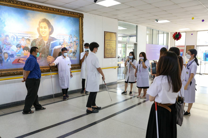 นักศึกษาแพทย์ชั้นปีที่ 4 จากภาควิชาจักษุวิทยา คณะแพทยศาสตร์โรงพยาบาลรามาธิบดี มหาวิทยาลัยมหิดล จำนวน 28 คน เข้าศึกษาดูงานงานบริการวิชาการด้านคนพิการทางการเห็น