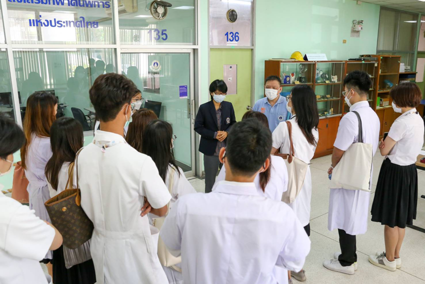 นักศึกษาแพทย์ชั้นปีที่ 4 จากภาควิชาจักษุวิทยา คณะแพทยศาสตร์โรงพยาบาลรามาธิบดี มหาวิทยาลัยมหิดล จำนวน 28 คน เข้าศึกษาดูงานงานบริการวิชาการด้านคนพิการทางการเห็น
