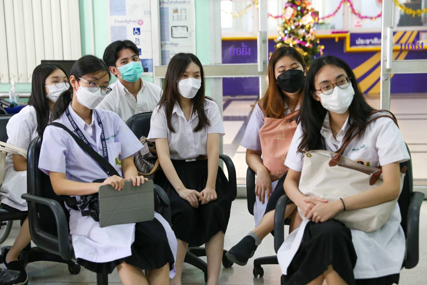นักศึกษาแพทย์ชั้นปีที่ 4 จากภาควิชาจักษุวิทยา คณะแพทยศาสตร์โรงพยาบาลรามาธิบดี มหาวิทยาลัยมหิดล จำนวน 28 คน เข้าศึกษาดูงานงานบริการวิชาการด้านคนพิการทางการเห็น