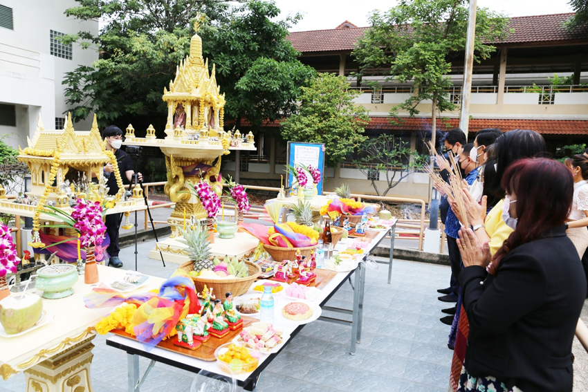 วิทยาลัยราชสุดา มหาวิทยาลัยมหิดล จัดพิธีทำบุญเนื่องในวันขึ้นปีใหม่ 2566