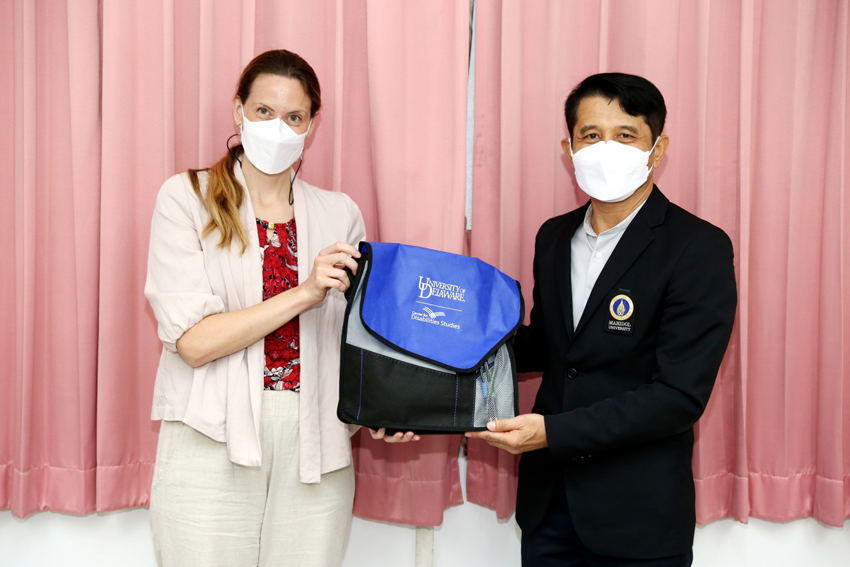 คณะอาจารย์และนักศึกษาจาก University of Delaware ประเทศสหรัฐอเมริกา และคณาจารย์จากมหาวิทยาลัยบูรพา เยี่ยมชมวิทยาลัยราชสุดาและแลกเปลี่ยนเรียนรู้ด้านการศึกษาของคนพิการ