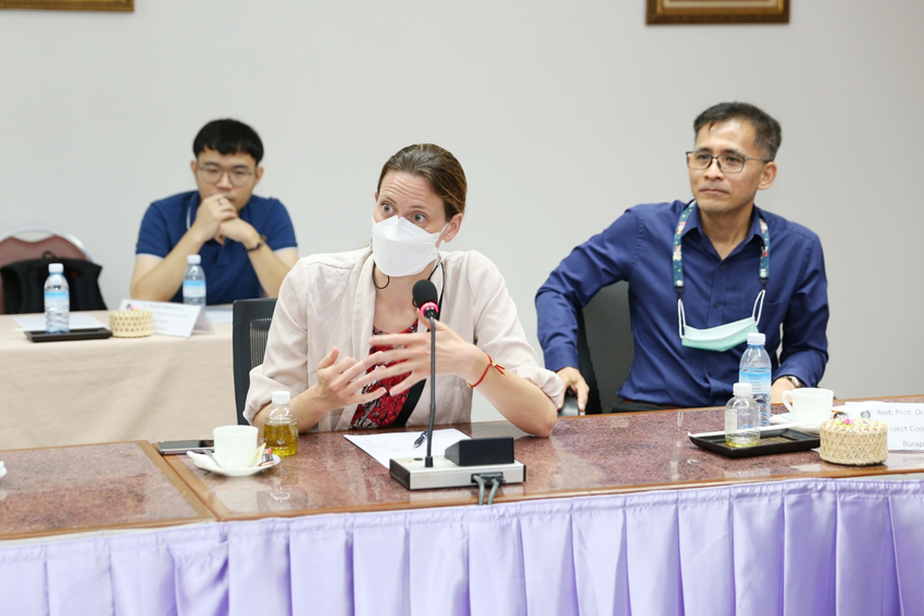คณะอาจารย์และนักศึกษาจาก University of Delaware ประเทศสหรัฐอเมริกา และคณาจารย์จากมหาวิทยาลัยบูรพา เยี่ยมชมวิทยาลัยราชสุดาและแลกเปลี่ยนเรียนรู้ด้านการศึกษาของคนพิการ