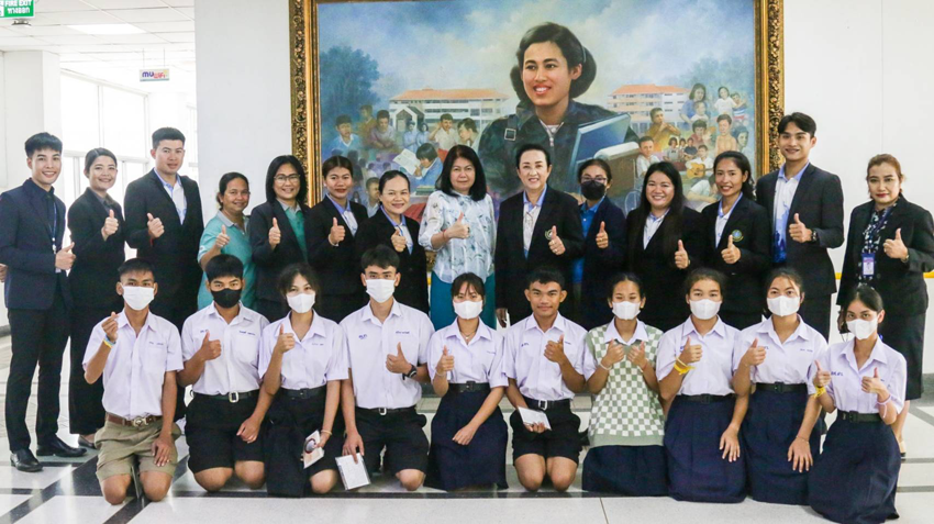 ต้อนรับคณะครู และนักเรียนจาก โรงเรียนโสตศึกษาจังหวัดสุรินทร์ เข้าศึกษาดูงาน ณ วิทยาลัยราชสุดาฯ