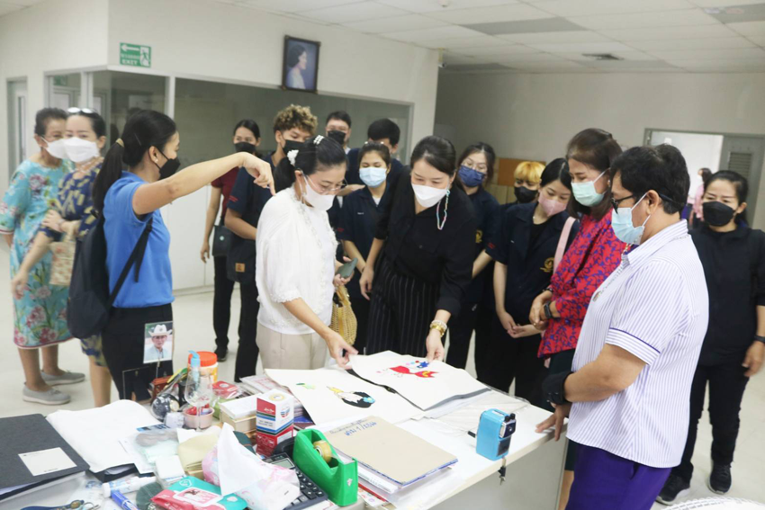 หลักสูตรศิลปศาสตรบัณฑิต นำเจ้าหน้าที่ และนักศึกษา วิชาเอกการออกแบบเชิงพาณิชย์ เข้าศึกษาดูงาน ณ มูลนิธิสายใจไทย