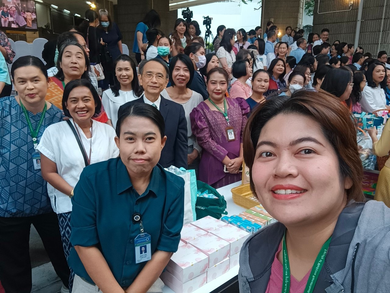 พิธีทำบุญตักบาตรเนื่องในโอกาสส่งท้ายปีเก่าต้อนรับปีใหม่ พ.ศ. 2568 พิธีทำบุญตักบาตรเนื่องในโอกาสส่งท้ายปีเก่าต้อนรับปีใหม่ พ.ศ. 2568