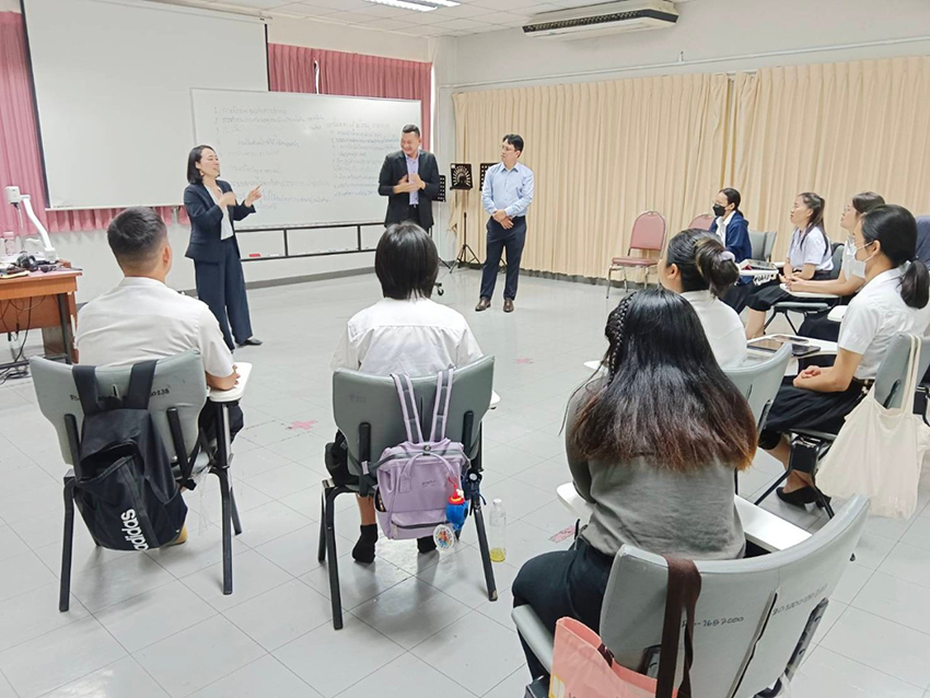 ต้อนรับ Ms. Ikumi Kawamata เจ้าหน้าที่ดูแลทุนสำหรับผู้พิการการได้ยินจาก Nippon Foundation ต้อนรับ Ms. Ikumi Kawamata เจ้าหน้าที่ดูแลทุนสำหรับผู้พิการการได้ยินจาก Nippon Foundation
