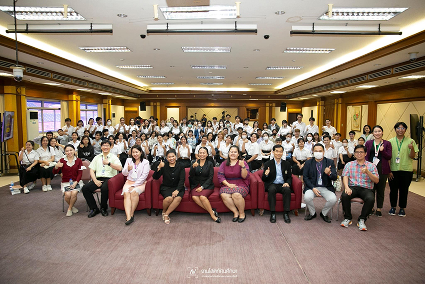 ภาพกิจกรรมเนื่องในวันครู การเสวนาในหัวข้อ ฉันภูมิใจทีได้เป็นครู ภาพกิจกรรมเนื่องในวันครู การเสวนาในหัวข้อ ฉันภูมิใจทีได้เป็นครู