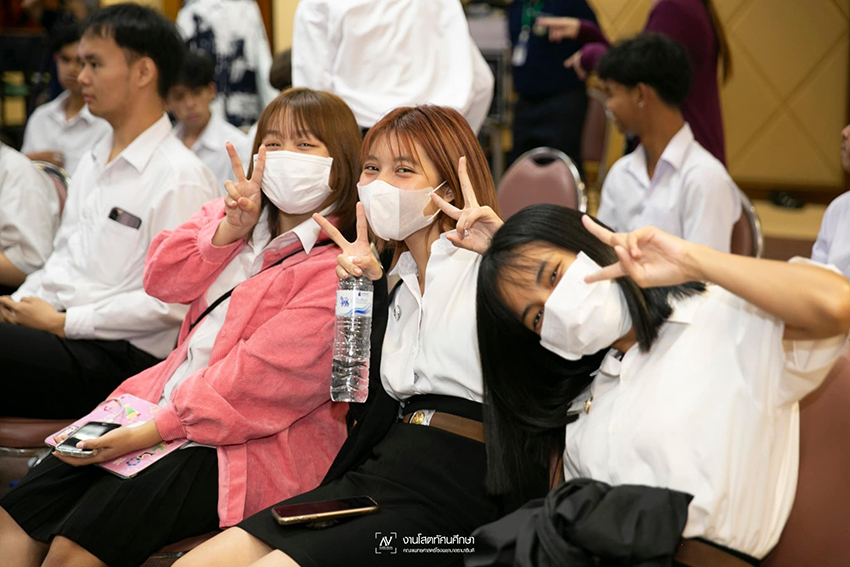 ภาพกิจกรรมเนื่องในวันครู การเสวนาในหัวข้อ ฉันภูมิใจทีได้เป็นครู ภาพกิจกรรมเนื่องในวันครู การเสวนาในหัวข้อ ฉันภูมิใจทีได้เป็นครู