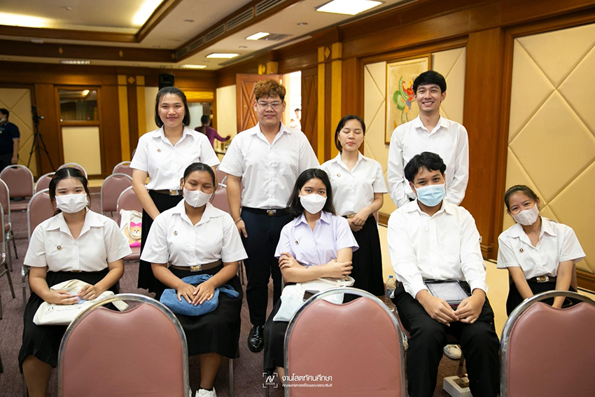 ภาพกิจกรรมเนื่องในวันครู การเสวนาในหัวข้อ ฉันภูมิใจทีได้เป็นครู ภาพกิจกรรมเนื่องในวันครู การเสวนาในหัวข้อ ฉันภูมิใจทีได้เป็นครู