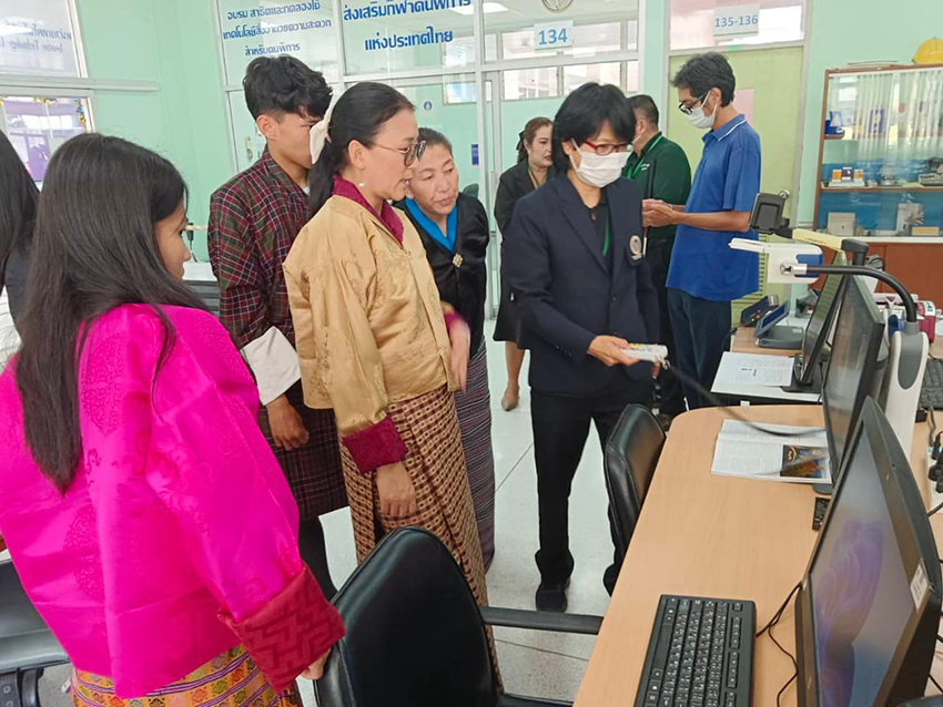 ต้อนรับคณะครูจาก Wangsel Institute for the Deaf สถาบันจัดการเรียนการสอนนักศึกษาหูหนวก สังกัดกระทรวงศึกษาธิการ รัฐบาลภูฏาน ต้อนรับคณะครูจาก Wangsel Institute for the Deaf สถาบันจัดการเรียนการสอนนักศึกษาหูหนวก สังกัดกระทรวงศึกษาธิการ รัฐบาลภูฏาน