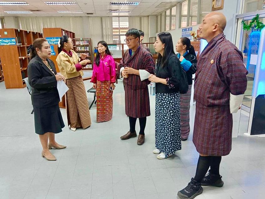 ต้อนรับคณะครูจาก Wangsel Institute for the Deaf สถาบันจัดการเรียนการสอนนักศึกษาหูหนวก สังกัดกระทรวงศึกษาธิการ รัฐบาลภูฏาน ต้อนรับคณะครูจาก Wangsel Institute for the Deaf สถาบันจัดการเรียนการสอนนักศึกษาหูหนวก สังกัดกระทรวงศึกษาธิการ รัฐบาลภูฏาน