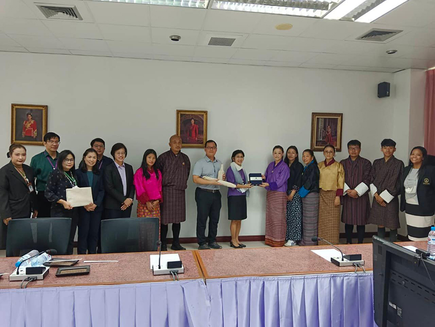 ต้อนรับคณะครูจาก Wangsel Institute for the Deaf สถาบันจัดการเรียนการสอนนักศึกษาหูหนวก สังกัดกระทรวงศึกษาธิการ รัฐบาลภูฏาน ต้อนรับคณะครูจาก Wangsel Institute for the Deaf สถาบันจัดการเรียนการสอนนักศึกษาหูหนวก สังกัดกระทรวงศึกษาธิการ รัฐบาลภูฏาน