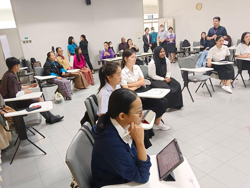 ต้อนรับคณะครูจาก Wangsel Institute for the Deaf สถาบันจัดการเรียนการสอนนักศึกษาหูหนวก สังกัดกระทรวงศึกษาธิการ รัฐบาลภูฏาน ต้อนรับคณะครูจาก Wangsel Institute for the Deaf สถาบันจัดการเรียนการสอนนักศึกษาหูหนวก สังกัดกระทรวงศึกษาธิการ รัฐบาลภูฏาน
