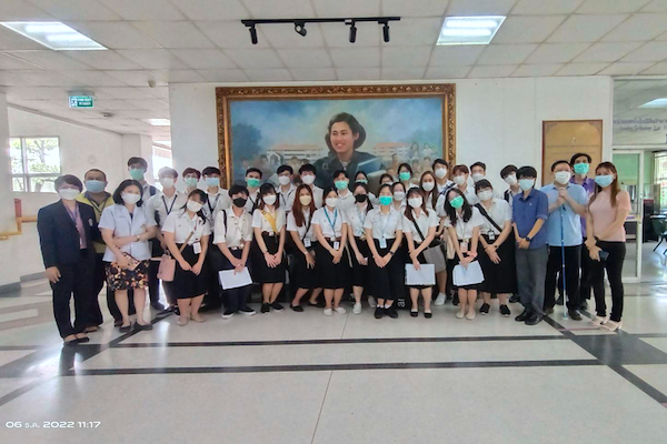 นักศึกษาภาควิชาจักษุวิทยา คณะแพทยศาสตร์โรงพยาบาลรามาธิบดี เข้าศึกษาดูงานที่ วิทยาลัยราชสุดา มหาวิทยาลัยมหิดล