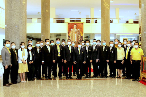 พิธีทำบุญตักบาตร พระภิกษุสงฆ์ สามเณร จำนวน 20 รูป และพิธีบำเพ็ญกุศลถวายเป็นพระราชกุศล