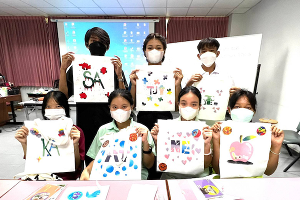 หลักสูตรศิลปศาสตรบัณฑิต สาขาวิชาหูหนวกศึกษา (วิชาเอกออกแบบเชิงพาณิชย์) วิทยาลัยราชสุดา มหาวิทยาลัยมหิดล จัดการอบรม กิจกรรมการออกแบบเบื้องต้น