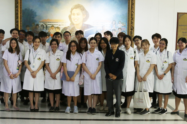นักศึกษาแพทย์ชั้นปีที่ 4 จากภาควิชาจักษุวิทยา คณะแพทยศาสตร์โรงพยาบาลรามาธิบดี มหาวิทยาลัยมหิดล เข้าศึกษาดูงาน ณ วิทยาลัยราชสุดา มหาวิทยาลัยมหิดล