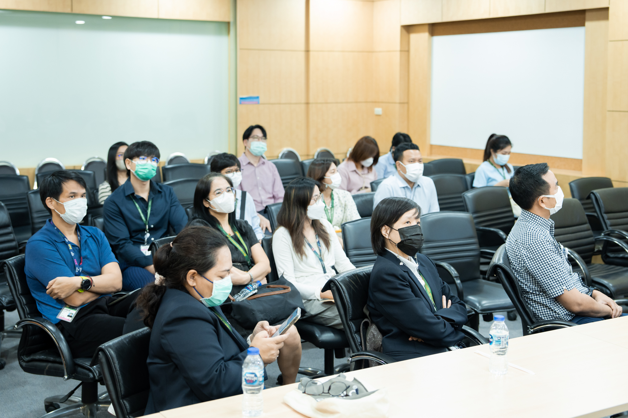 สำนักงานวิจัย วิชาการและนวัตกรรม คณะแพทยศาสตร์โรงพยาบาลรามาธิบดี มหาวิทยาลัยมหิดล ให้การต้อนรับคณะดูงาน หน่วยผลิตผลิตภัณฑ์เพื่อการบำบัด ฝ่ายวิจัย คณะแพทยศาสตร์ศิริราชพยาบาล มหาวิทยาลัยมหิดล สำนักงานวิจัย วิชาการและนวัตกรรม คณะแพทยศาสตร์โรงพยาบาลรามาธิบดี มหาวิทยาลัยมหิดล ให้การต้อนรับคณะดูงาน หน่วยผลิตผลิตภัณฑ์เพื่อการบำบัด ฝ่ายวิจัย คณะแพทยศาสตร์ศิริราชพยาบาล มหาวิทยาลัยมหิดล