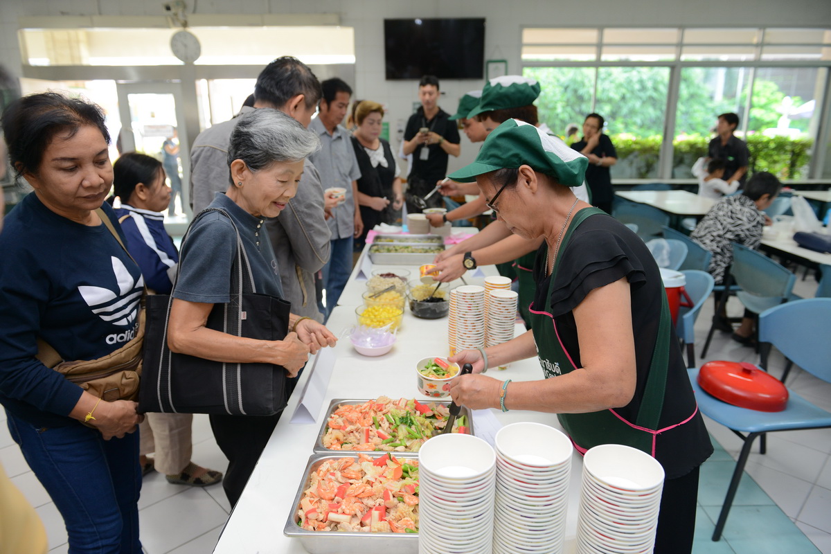 กิจกรรมเชิญชิมอาหารในโครงการ ลดหวาน มัน เค็ม เพื่อสุขภาพ