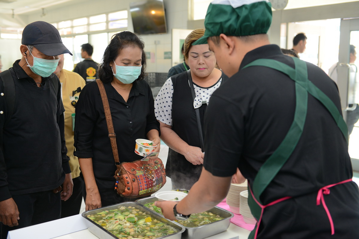 กิจกรรมเชิญชิมอาหารในโครงการ ลดหวาน มัน เค็ม เพื่อสุขภาพ