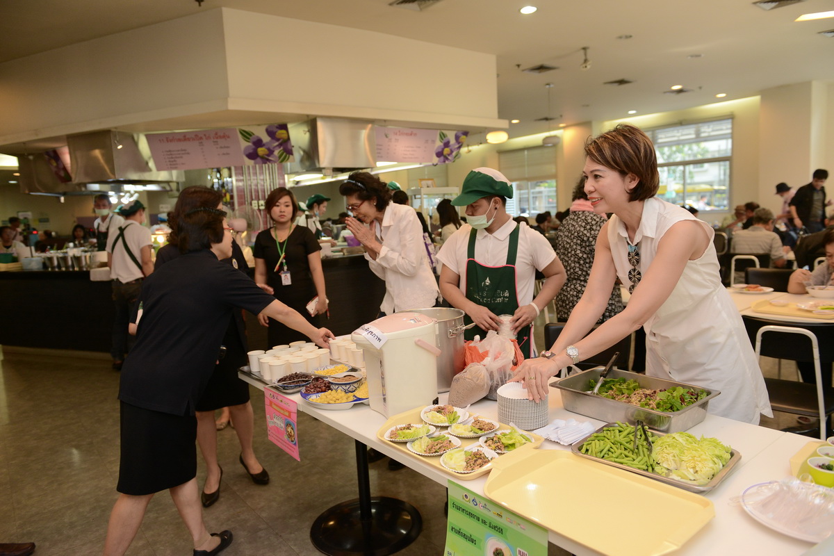 กิจกรรมเชิญชิมอาหารในโครงการ ลดหวาน มัน เค็ม เพื่อสุขภาพ