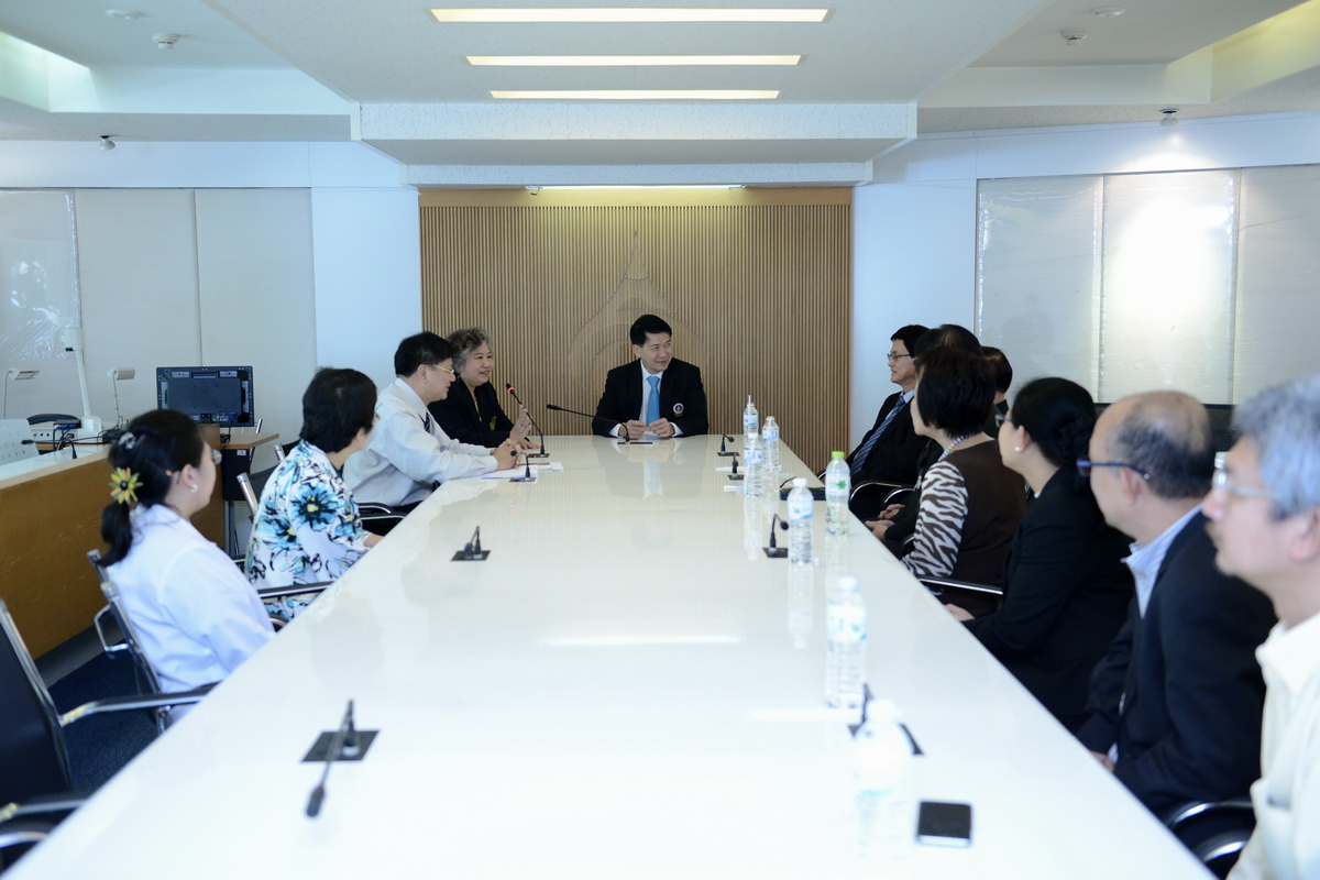 รับมอบ รถพยาบาลฉุกเฉิน ยี่ห้อ MERCEDES BENZ รุ่น 316CDI จากบริษัท เชส เอ็นเตอร์ไพรส์ (สยาม) จำกัด รับมอบ รถพยาบาลฉุกเฉิน ยี่ห้อ MERCEDES BENZ รุ่น 316CDI จากบริษัท เชส เอ็นเตอร์ไพรส์ (สยาม) จำกัด