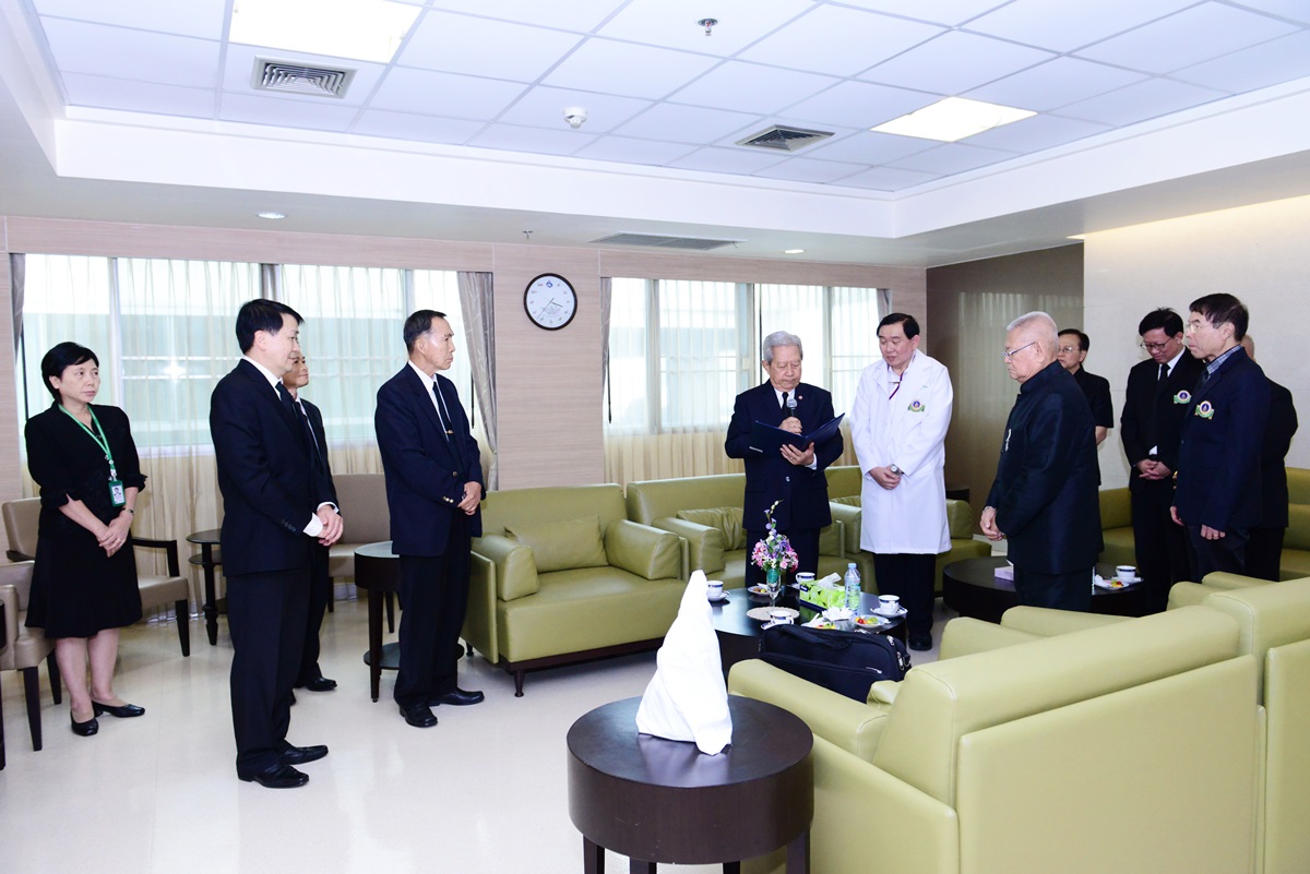 รับมอบเครื่องถ่ายภาพจอประสาทตา มุมกว้าง 200 องศา 