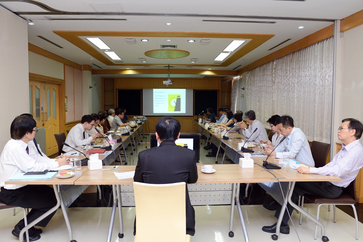 ภาควิชาเวชศาสตร์ชุมชน จัดประชุมเรื่อง “การจัดทำข้อตกลงการปฏิบัติงาน (PA) ระหว่างคณบดีกับหัวหน้าภาควิชาและผู้อำนวยการโรงเรียนฯ” ปีงบประมาณ 2559
