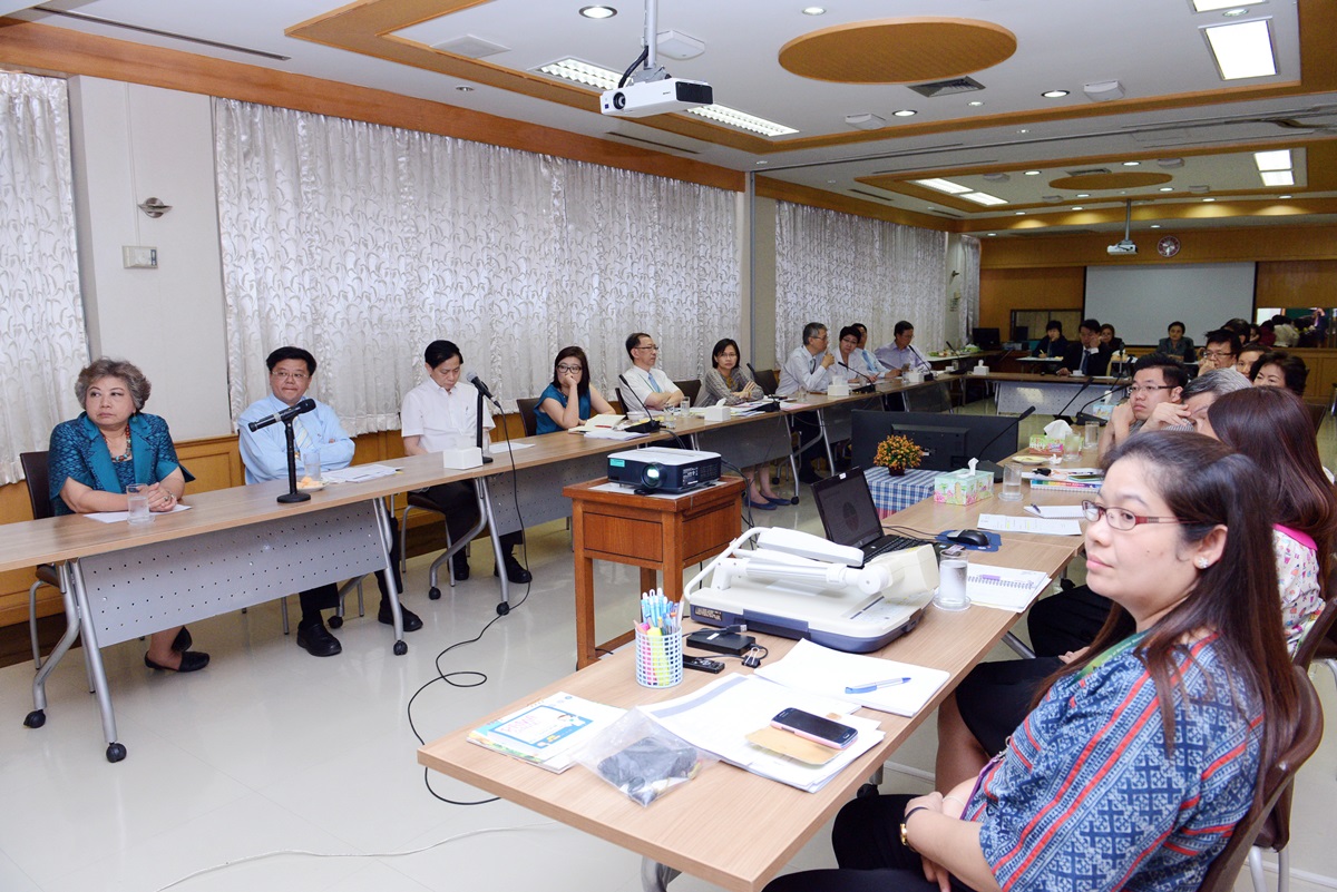 ภาควิชาเวชศาสตร์ชุมชน จัดประชุมเรื่อง “การจัดทำข้อตกลงการปฏิบัติงาน (PA) ระหว่างคณบดีกับหัวหน้าภาควิชาและผู้อำนวยการโรงเรียนฯ” ปีงบประมาณ 2559