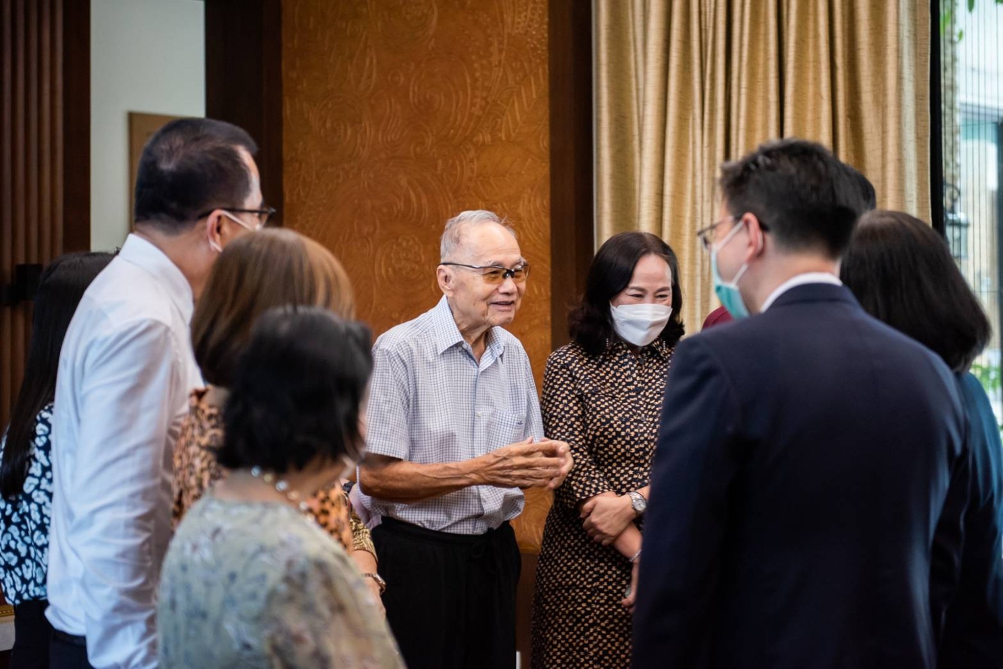 บริษัท ฮาตาริ อิเลคทริค จำกัด โดยคุณจุน - คุณสุนทรี วนวิทย์ และครอบครัว บริจาคเงินแก่มูลนิธิรามาธิบดีฯ บริษัท ฮาตาริ อิเลคทริค จำกัด โดยคุณจุน - คุณสุนทรี วนวิทย์ และครอบครัว บริจาคเงินแก่มูลนิธิรามาธิบดีฯ