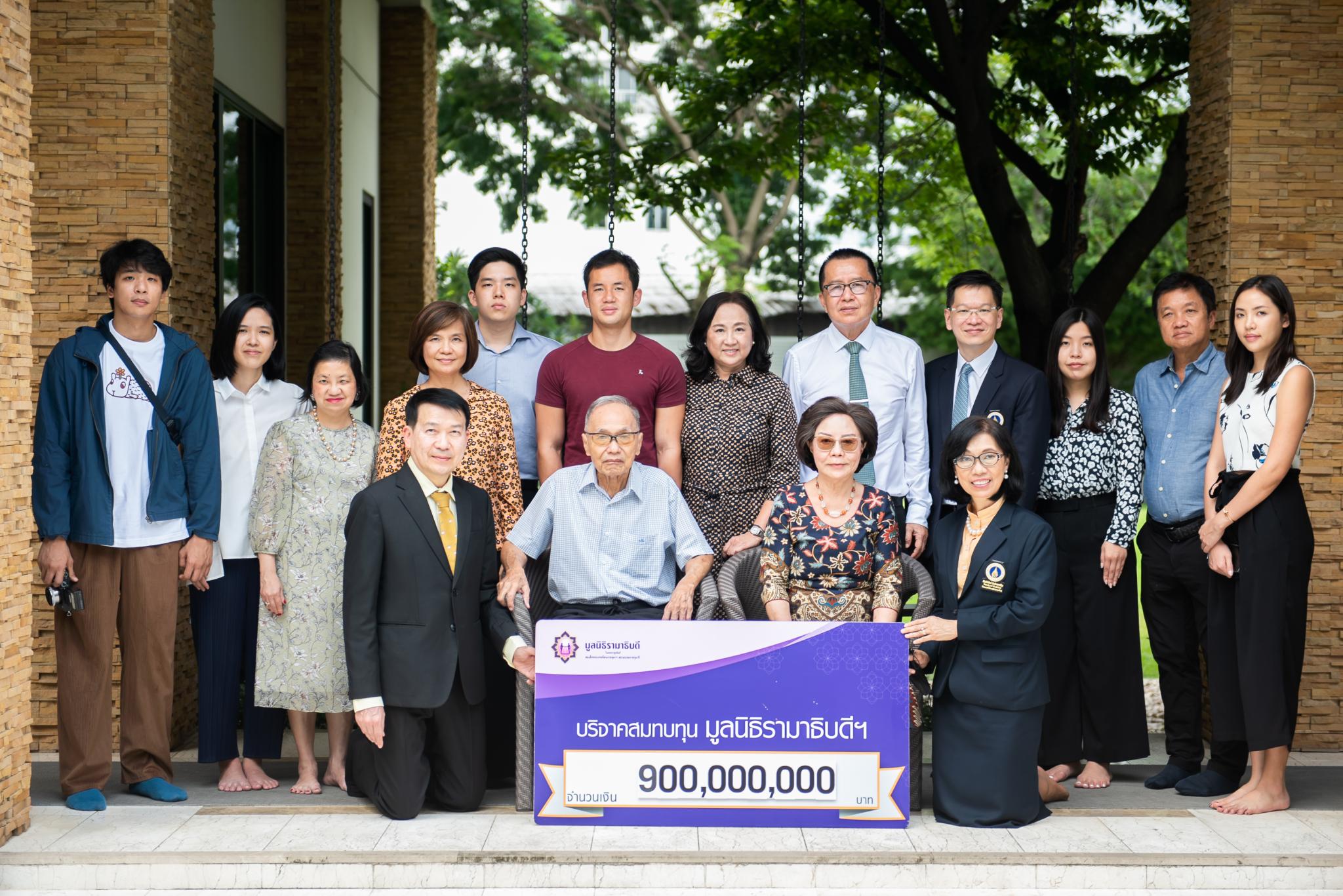 บริษัท ฮาตาริ อิเลคทริค จำกัด โดยคุณจุน - คุณสุนทรี วนวิทย์ และครอบครัว บริจาคเงินแก่มูลนิธิรามาธิบดีฯ บริษัท ฮาตาริ อิเลคทริค จำกัด โดยคุณจุน - คุณสุนทรี วนวิทย์ และครอบครัว บริจาคเงินแก่มูลนิธิรามาธิบดีฯ